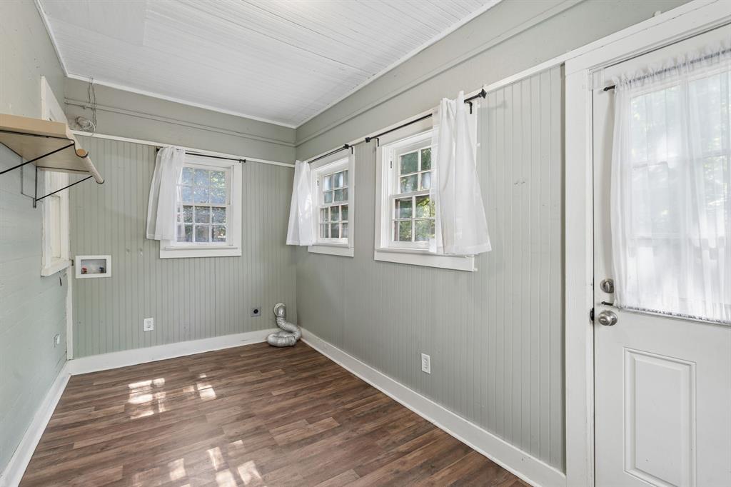 2111 Washington Avenue Property Photo 22