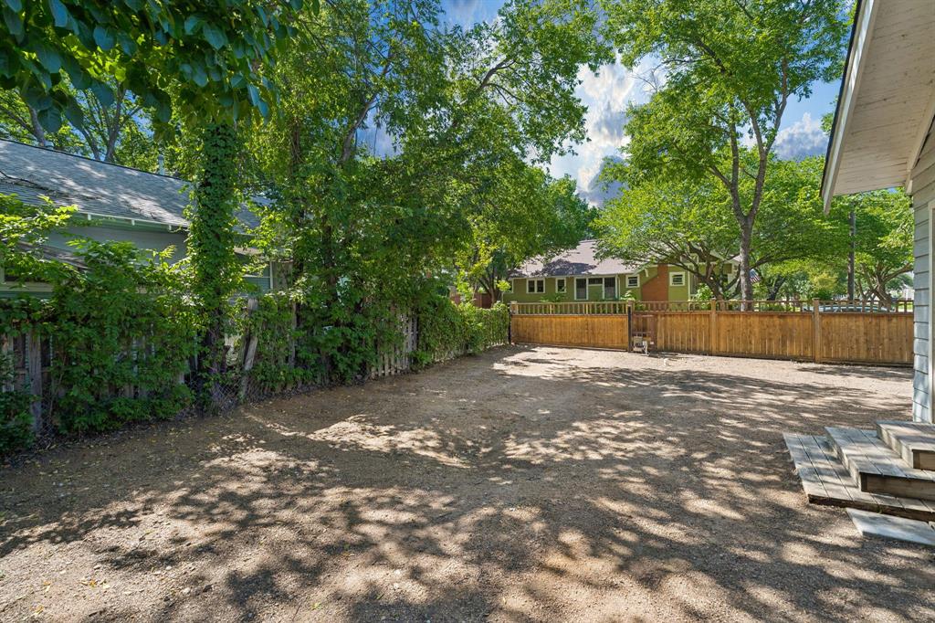 2111 Washington Avenue Property Photo 25