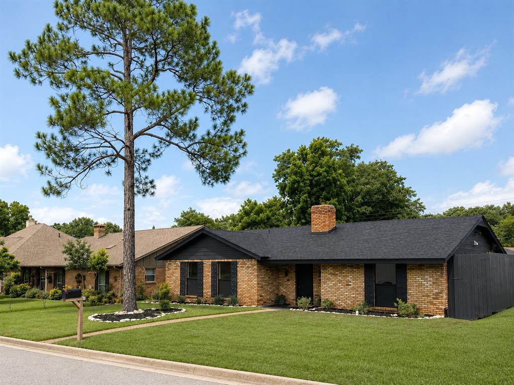 321 Chisholm Trail