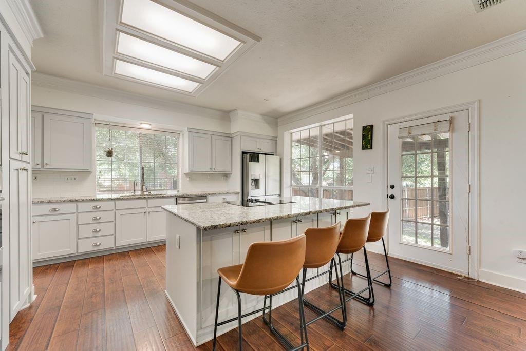 7713 Pine Street Property Photo 3