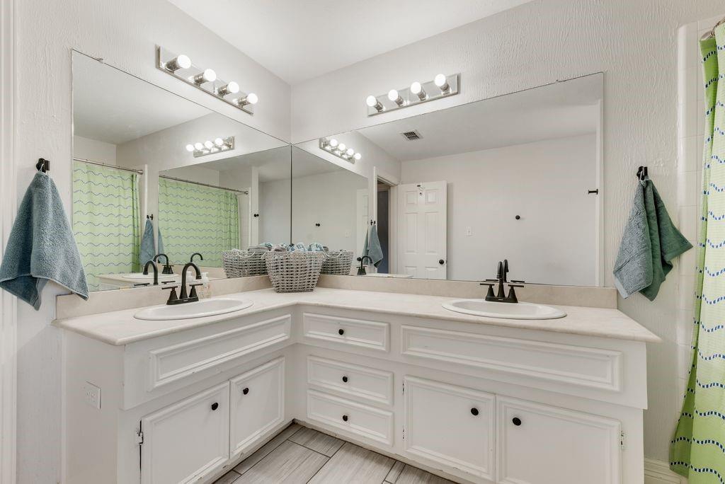 7713 Pine Street Property Photo 20