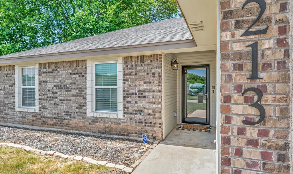 213 Woodlands Boulevard Property Photo 2
