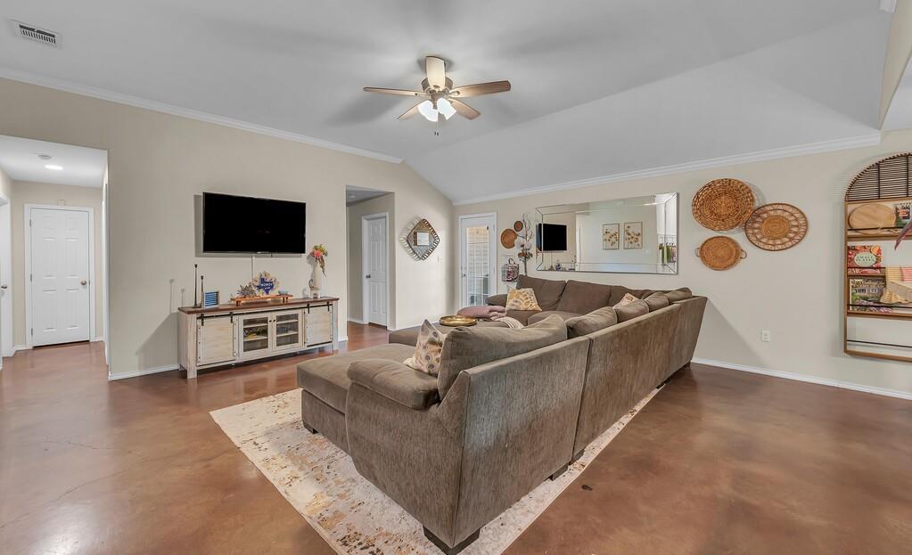 213 Woodlands Boulevard Property Photo 5