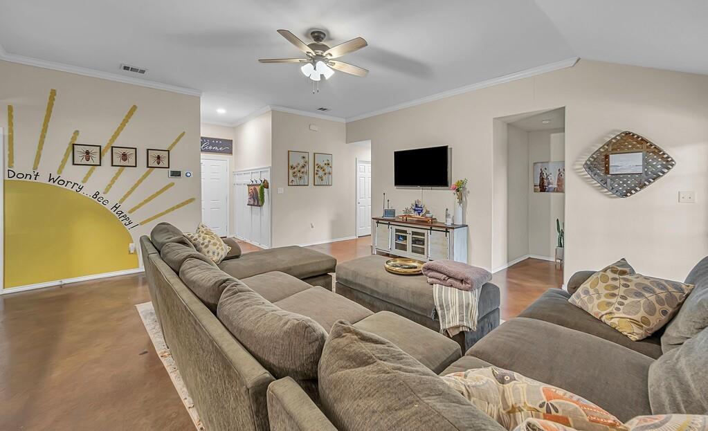 213 Woodlands Boulevard Property Photo 6
