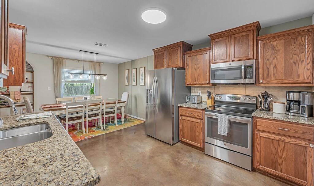 213 Woodlands Boulevard Property Photo 9