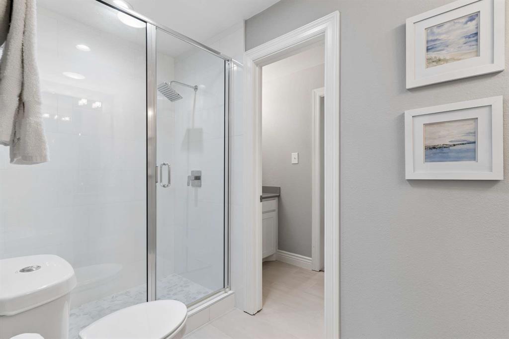 801 Glendevon Drive Property Photo 24
