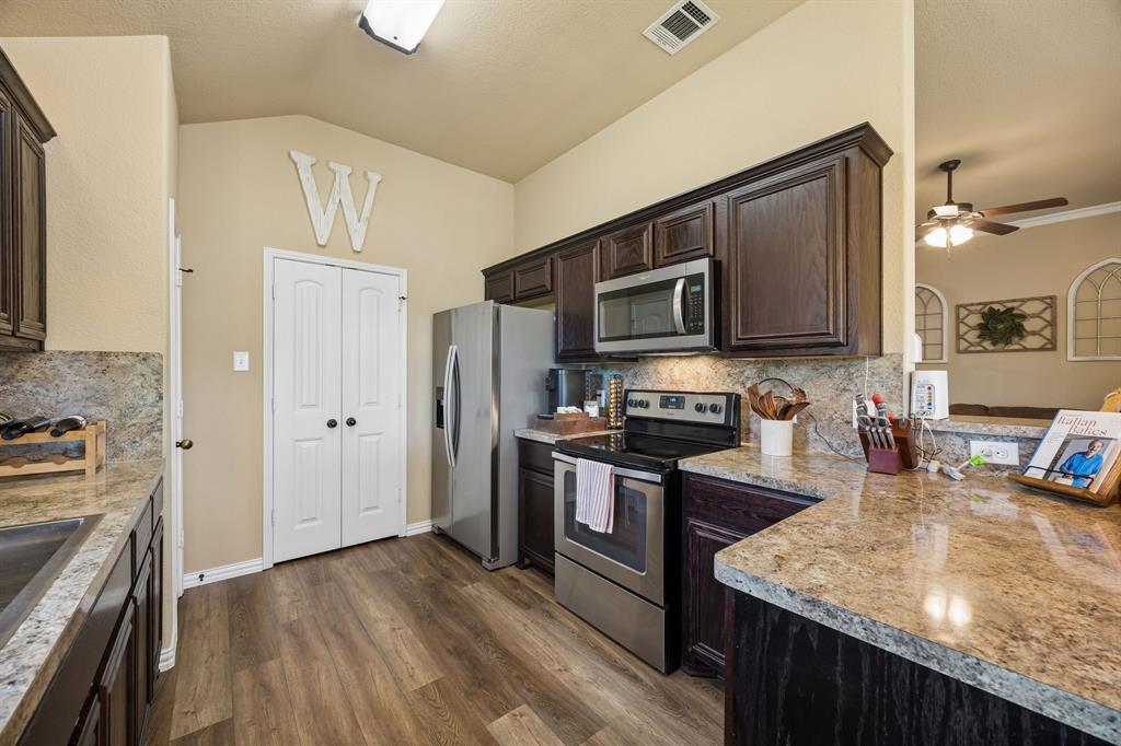 1901 Millbrook Drive Property Photo 4
