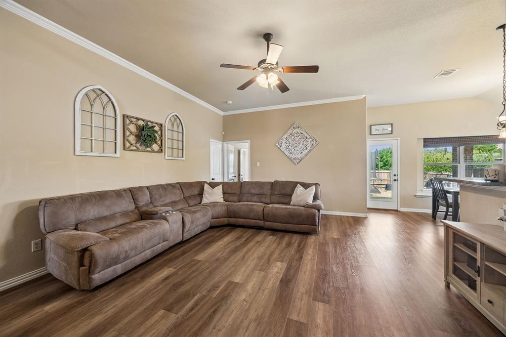 1901 Millbrook Drive Property Photo 8
