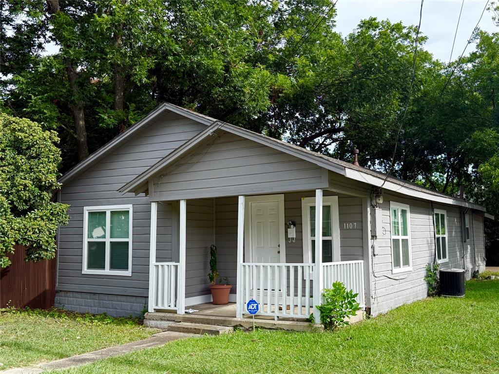 1107 Hall Street