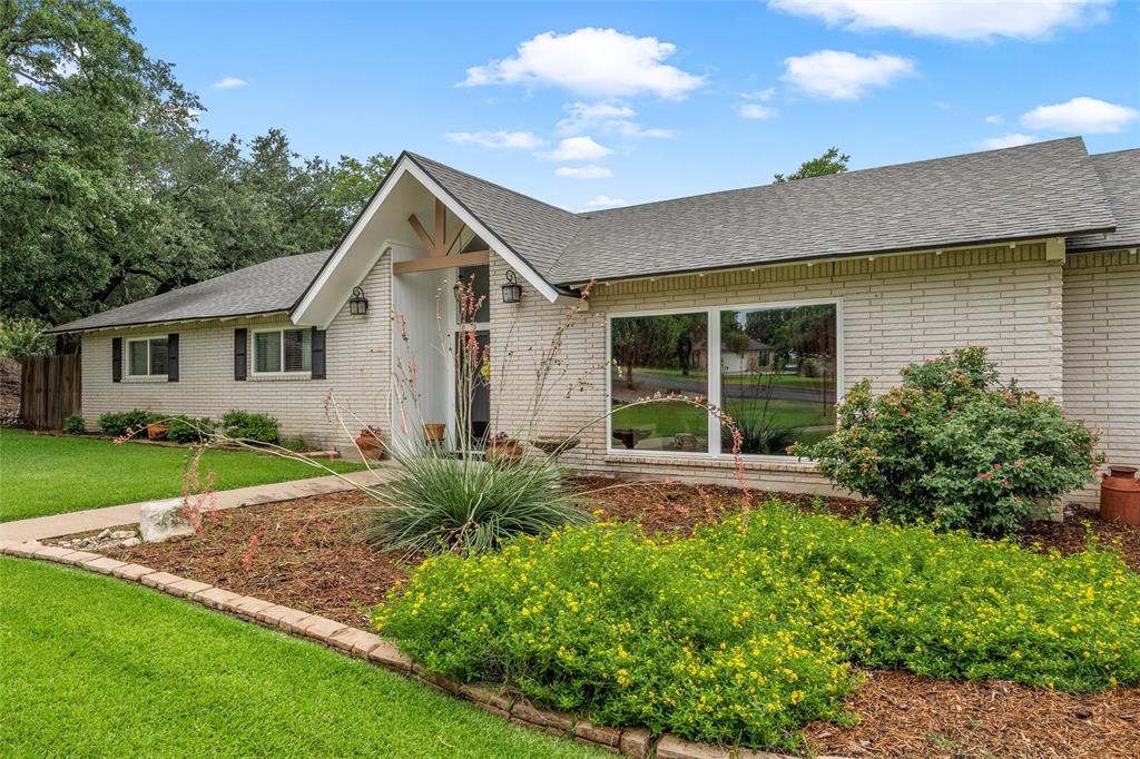1124 Sierra Drive Property Photo 4