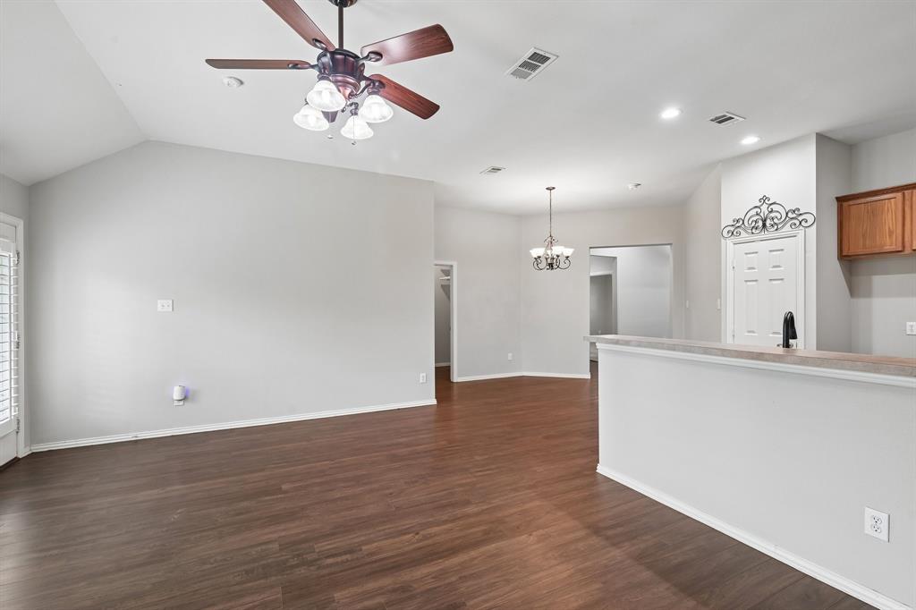 5212 Crossvine Lane Property Photo 6