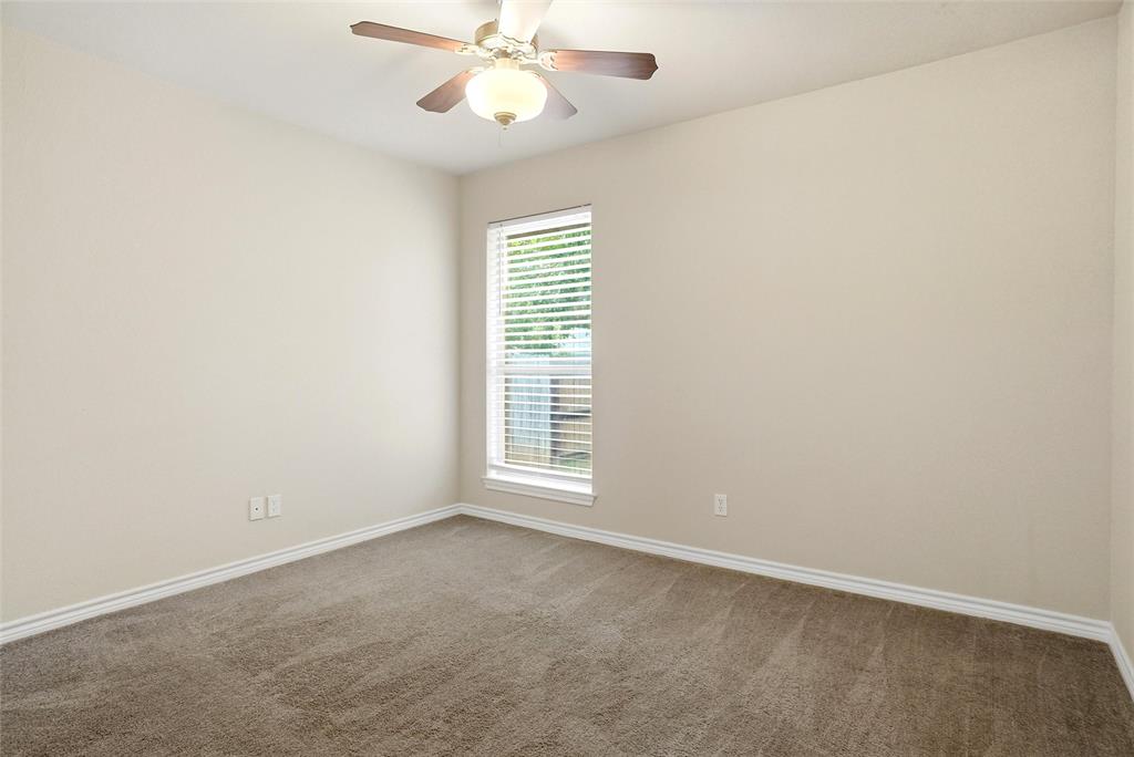 612 N Avenue C Property Photo 14