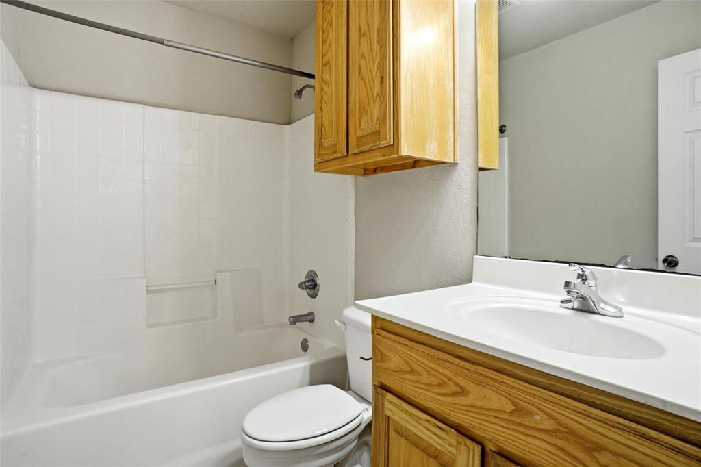 612 N Avenue C Property Photo 15
