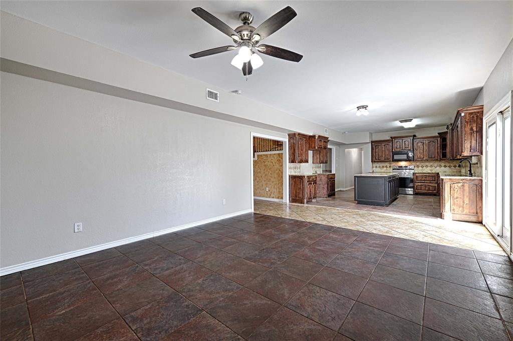 8700 Sallys Way Property Photo 11