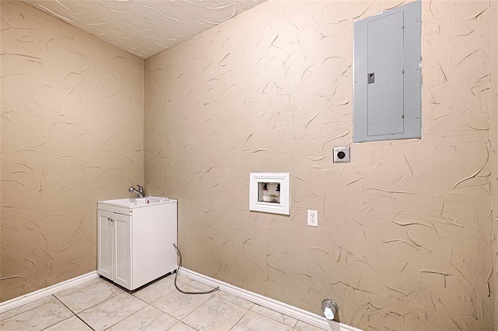 8700 Sallys Way Property Photo 20