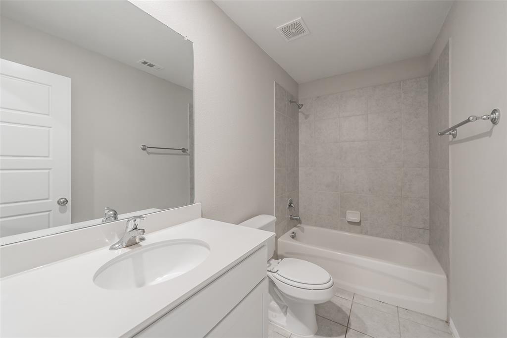 1207 Putnam Street Property Photo 5