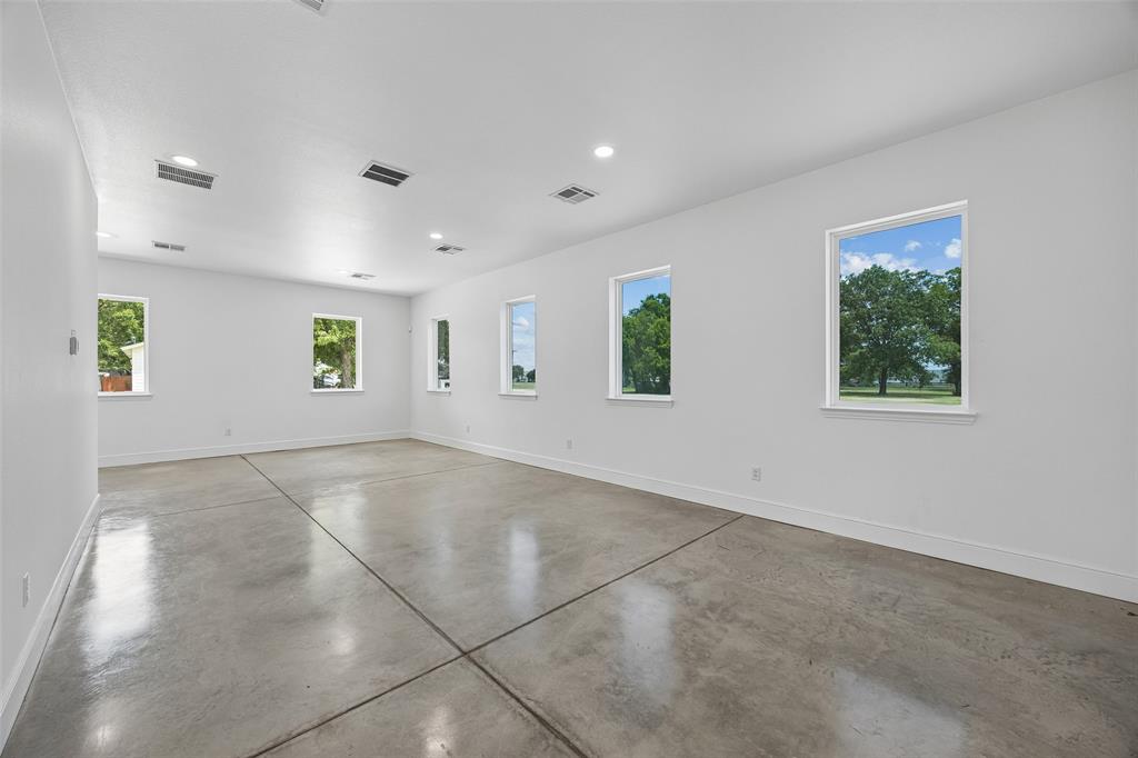 908 Cresthaven Drive 200 Property Photo 6