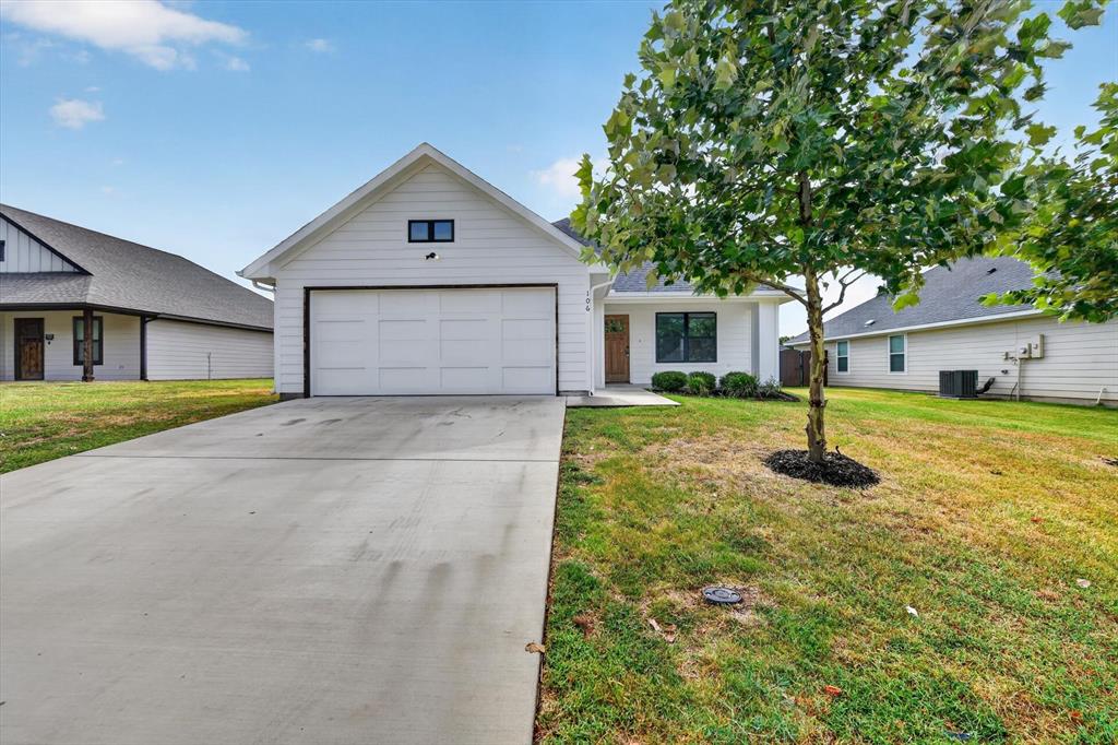 106 Clover Circle Property Photo 1
