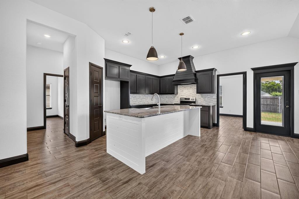 106 Clover Circle Property Photo 10