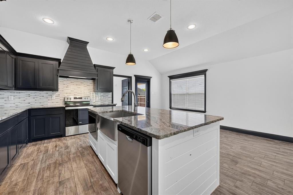106 Clover Circle Property Photo 14