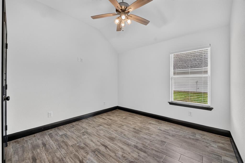 106 Clover Circle Property Photo 15