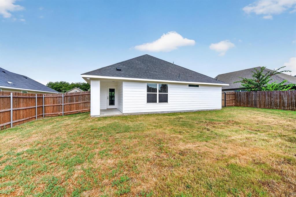 106 Clover Circle Property Photo 28
