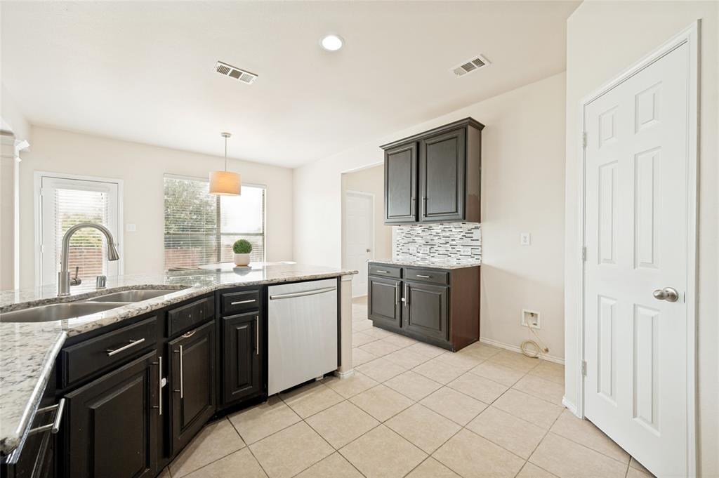 5117 Sweetgum Court Property Photo 13