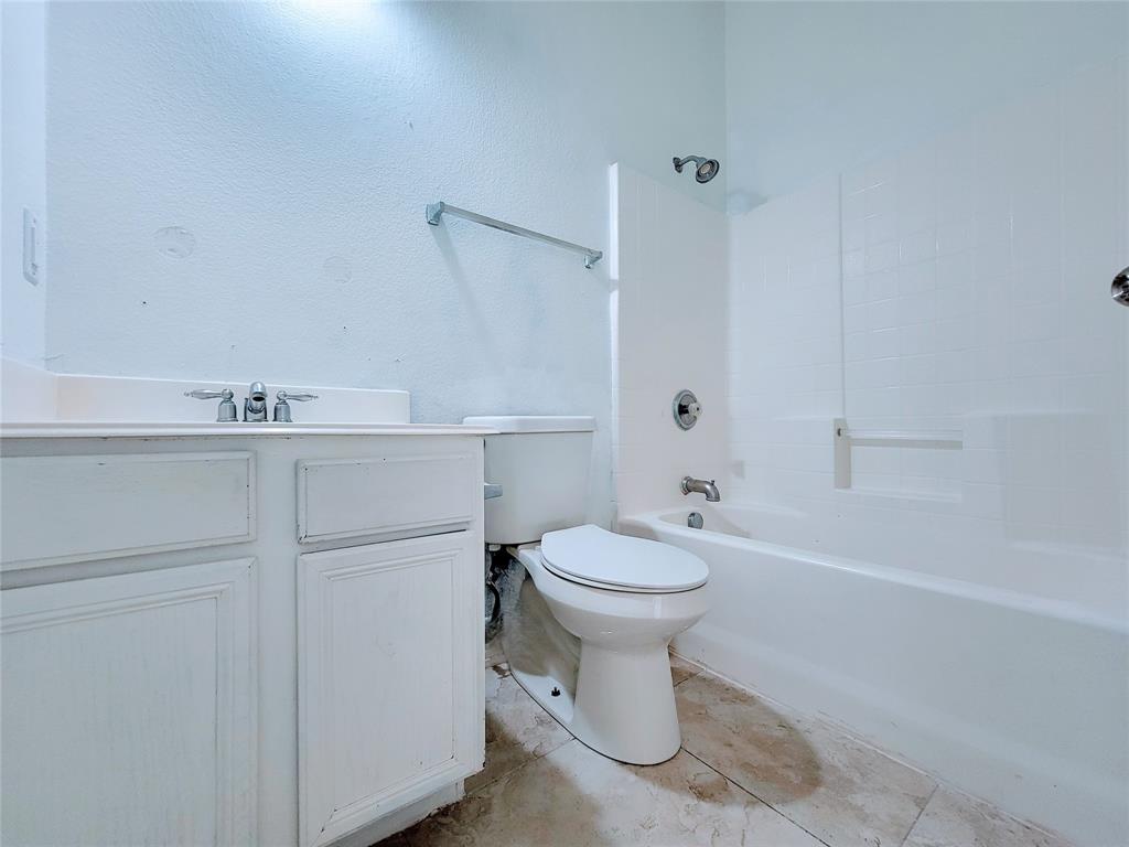 8033 Summer Stream Drive Property Photo 16