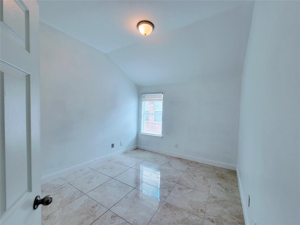 8033 Summer Stream Drive Property Photo 23