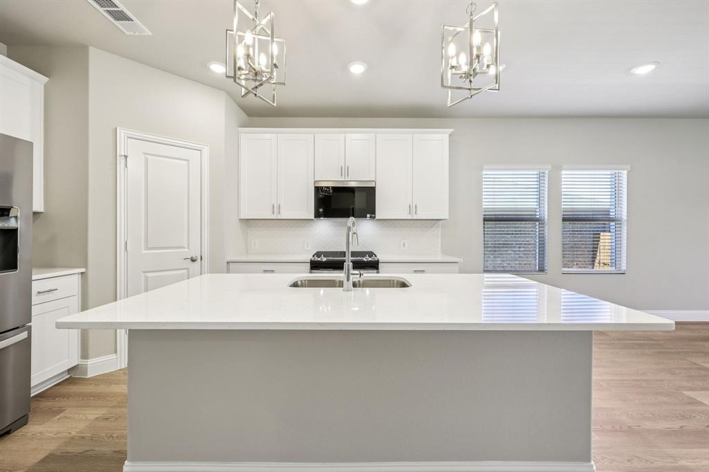 1728 Gardendale Hollow Lane Property Photo 1
