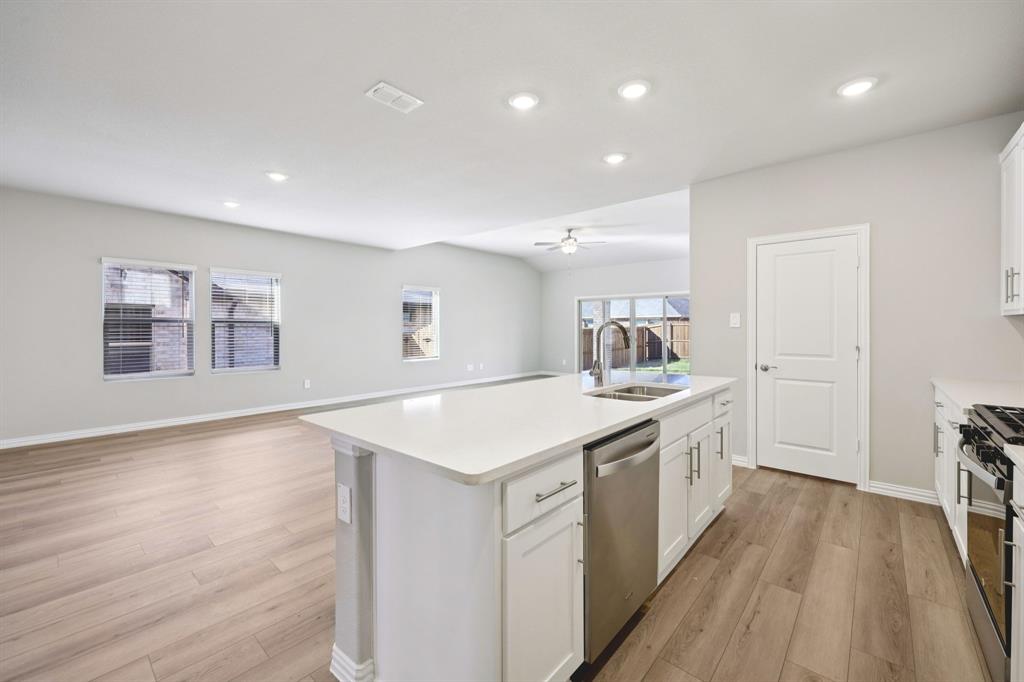 1720 Gardendale Hollow Lane Property Photo 4