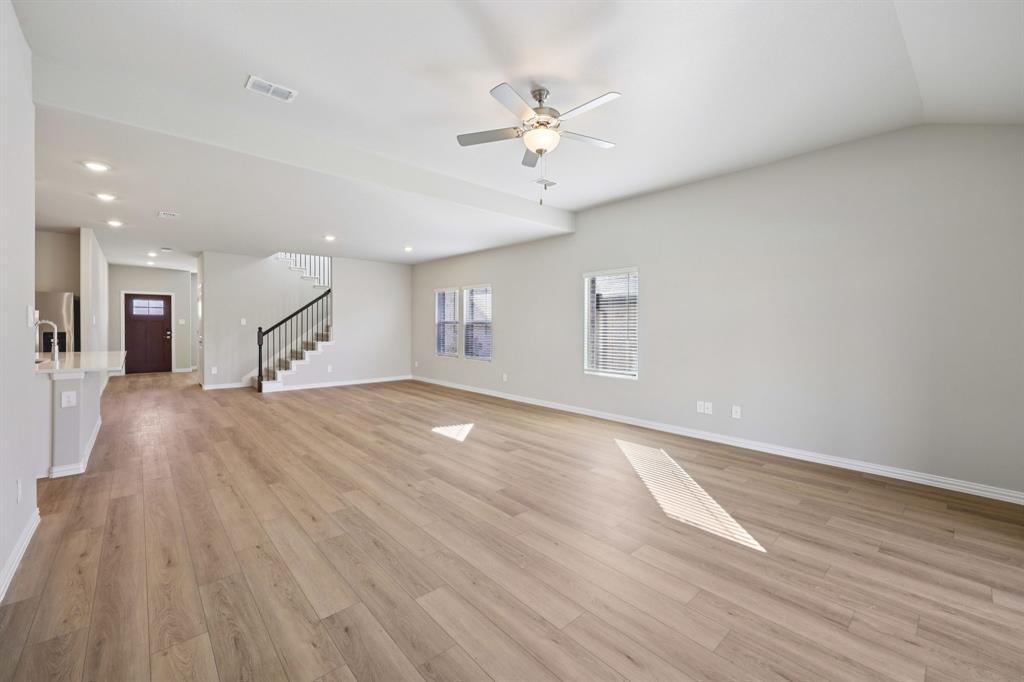 1720 Gardendale Hollow Lane Property Photo 8