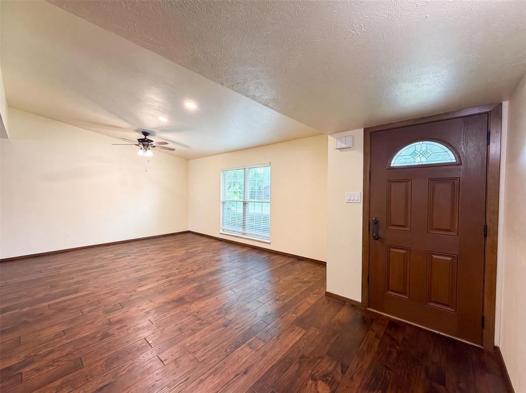 530 Shadowcrest Lane Property Photo 6