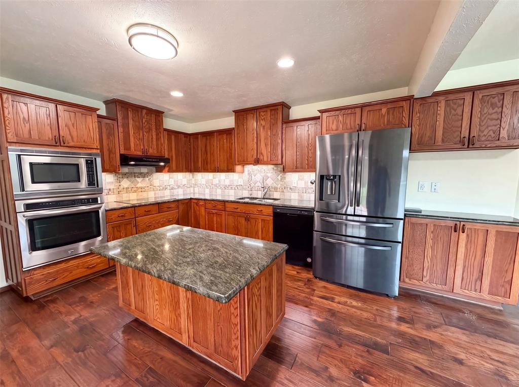 530 Shadowcrest Lane Property Photo 11
