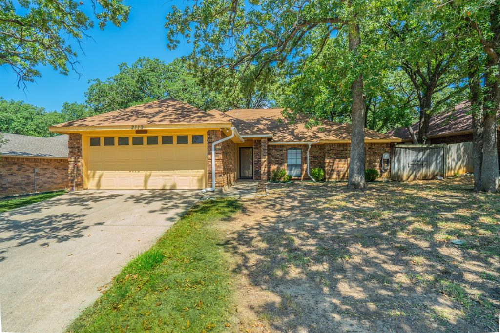 2119 Turf Club Drive Property Photo 1