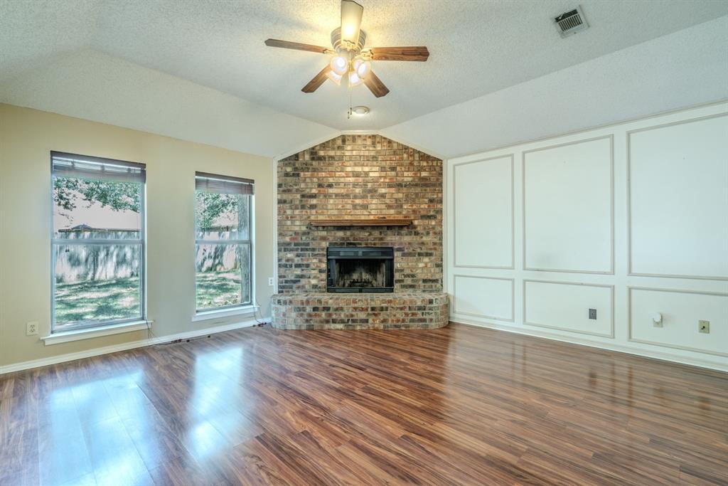 2119 Turf Club Drive Property Photo 4