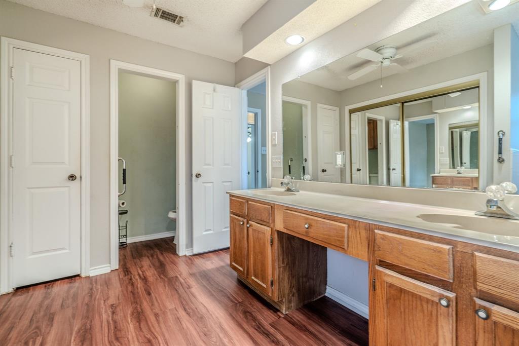 2119 Turf Club Drive Property Photo 14