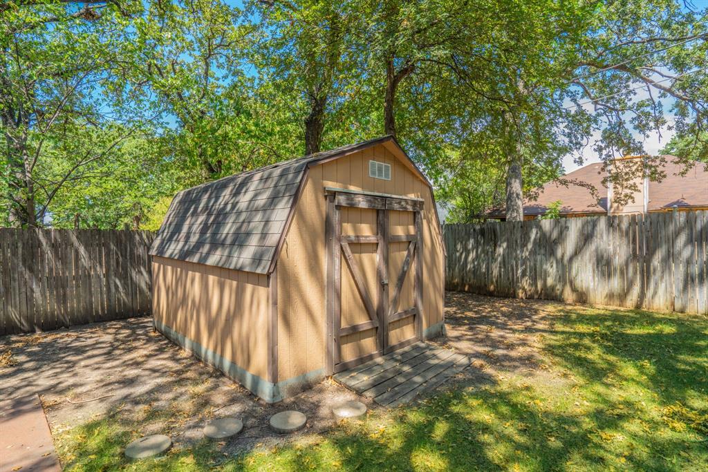 2119 Turf Club Drive Property Photo 24