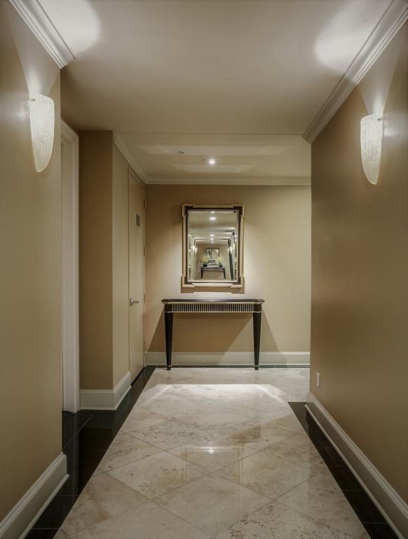 3401 Lee Parkway 508 Property Photo 2