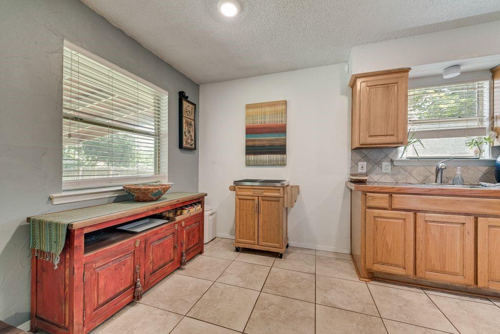 802 N Spears Street Property Photo 10