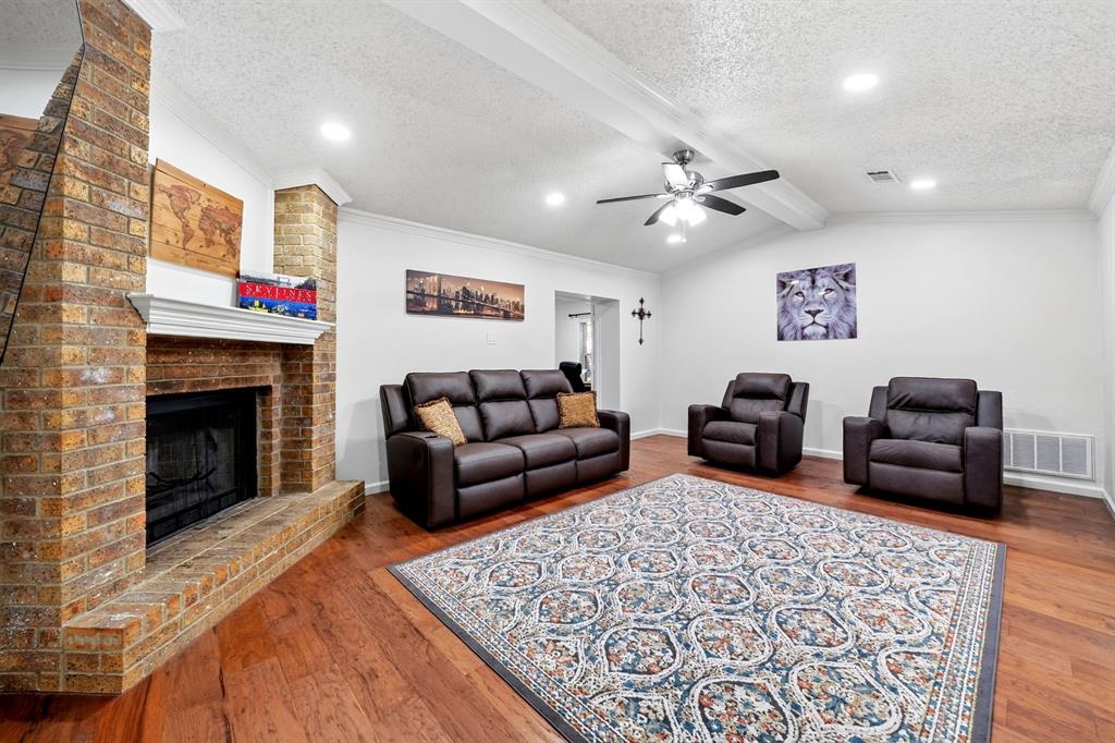 8248 Whitewing Drive Property Photo 4
