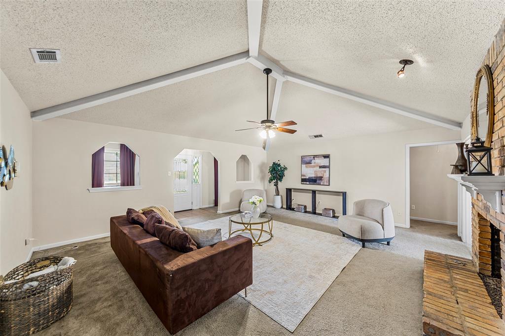 506 Willowcrest Drive Property Photo 8