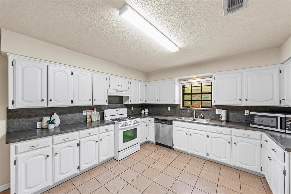 506 Willowcrest Drive Property Photo 18