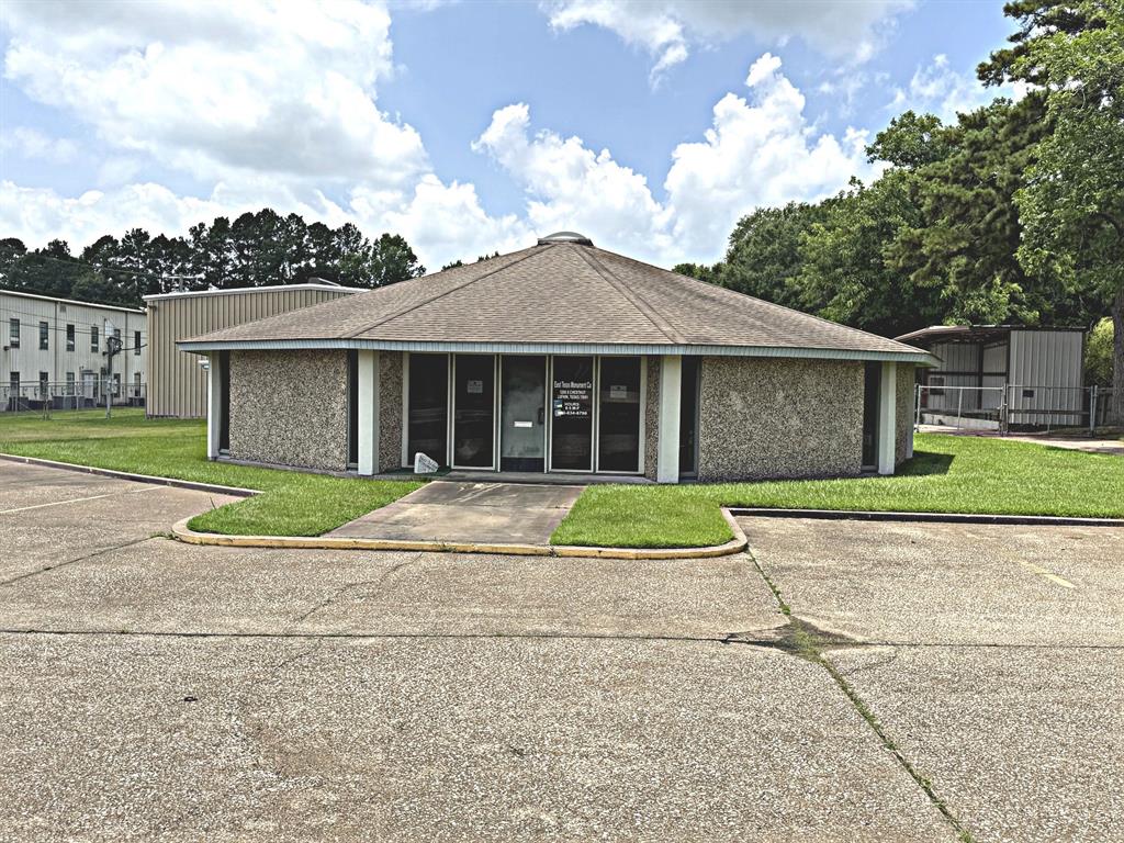 1208 S Chestnut Street Property Photo 1