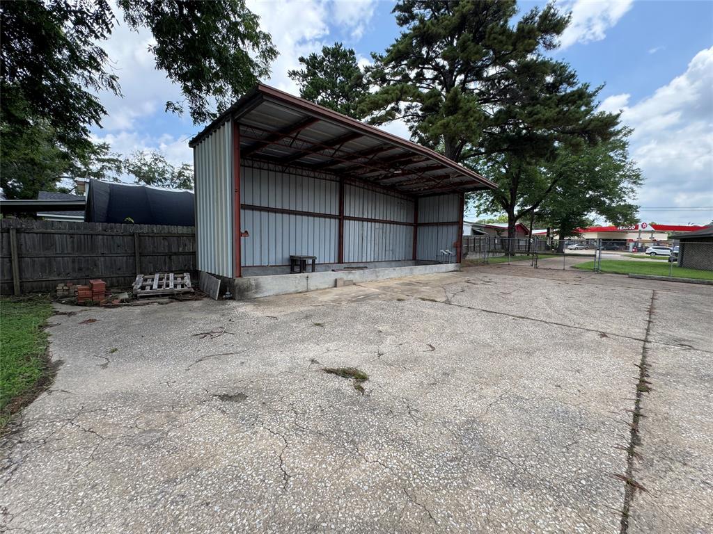 1208 S Chestnut Street Property Photo 21