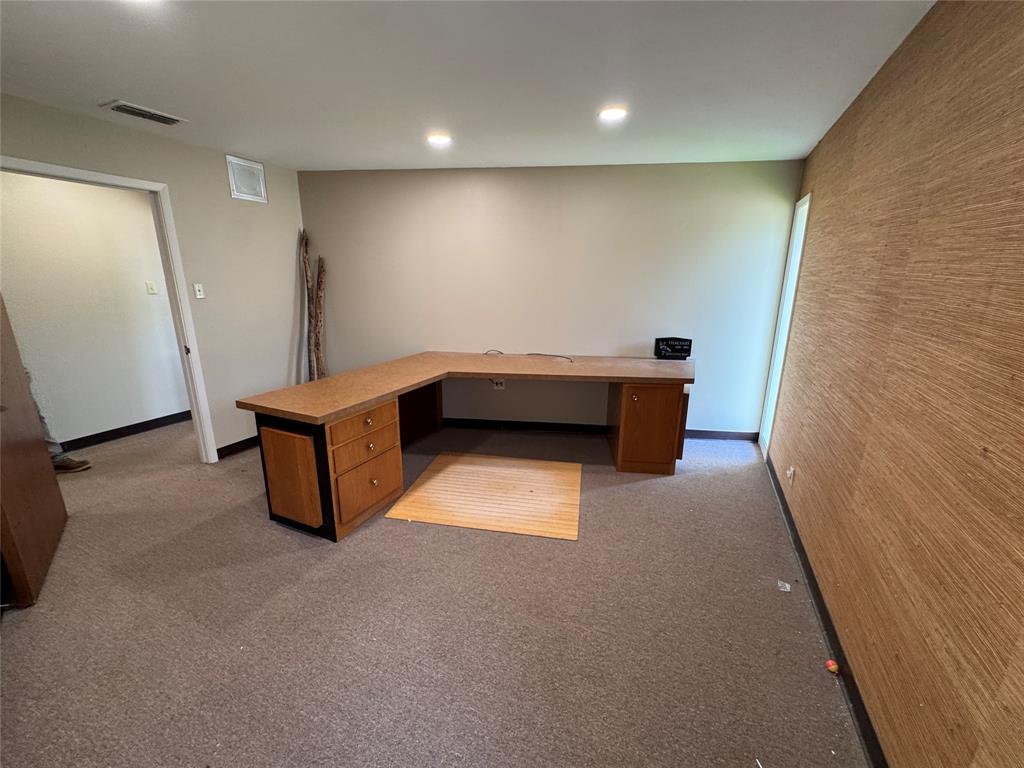 1208 S Chestnut Street Property Photo 28