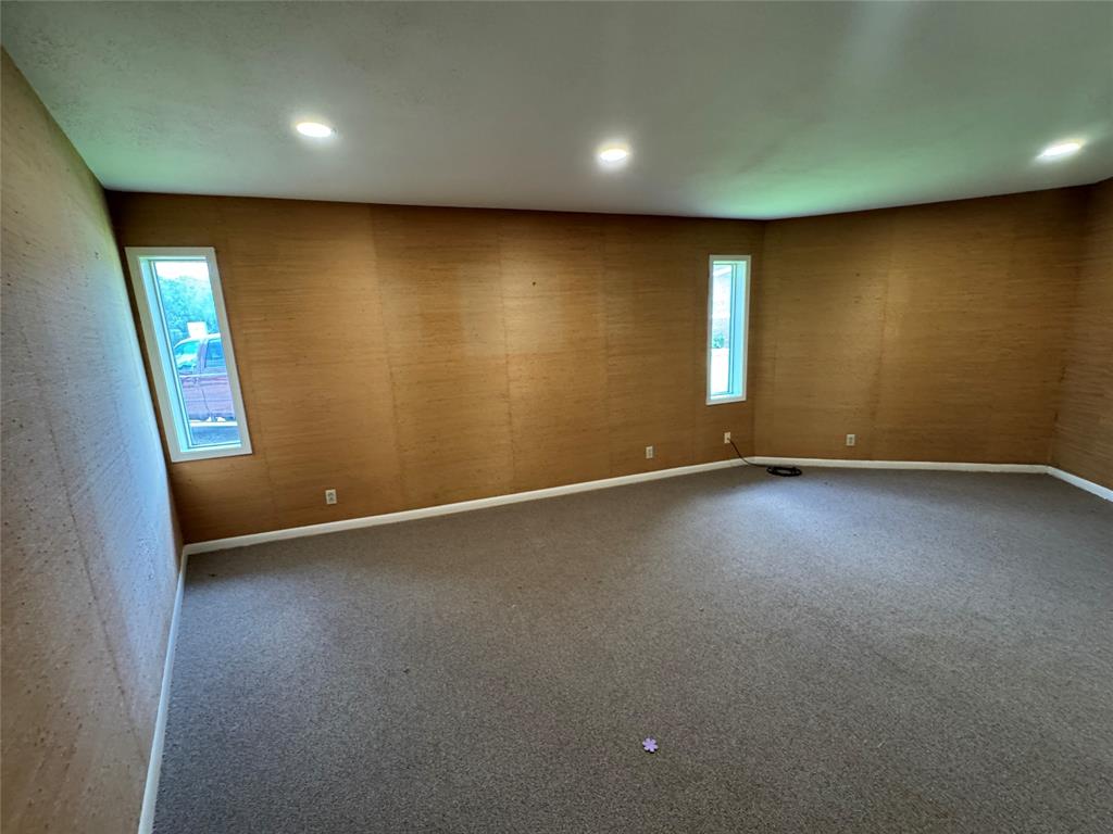 1208 S Chestnut Street Property Photo 29