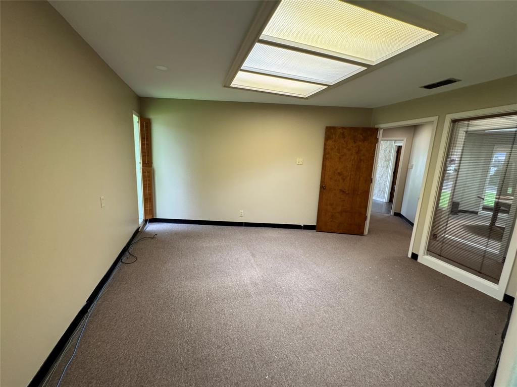 1208 S Chestnut Street Property Photo 30