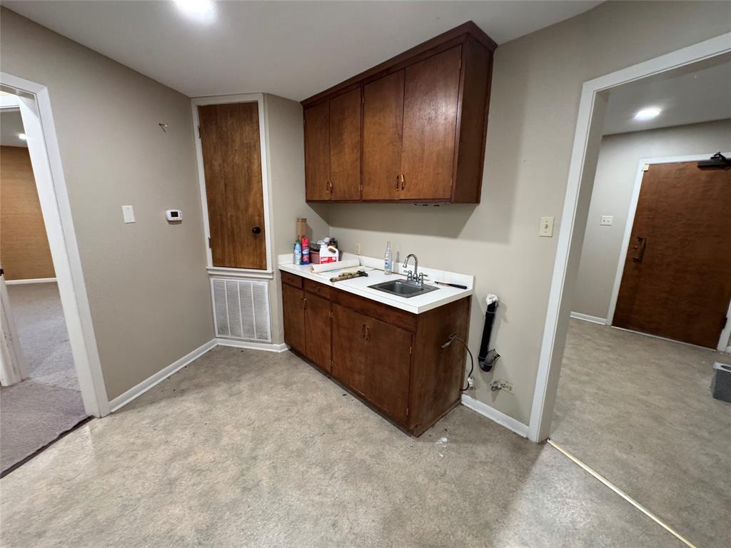 1208 S Chestnut Street Property Photo 33