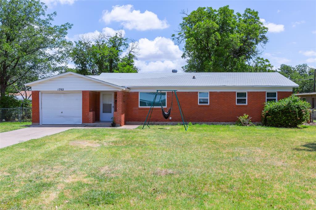 1702 N Avenue G Property Photo 1